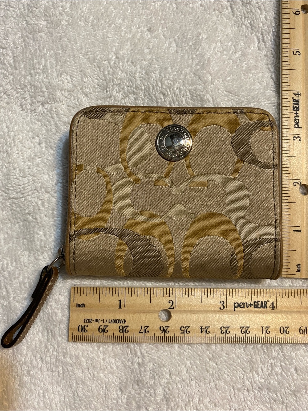 Coach Card Wallet - Picture 2 of 11